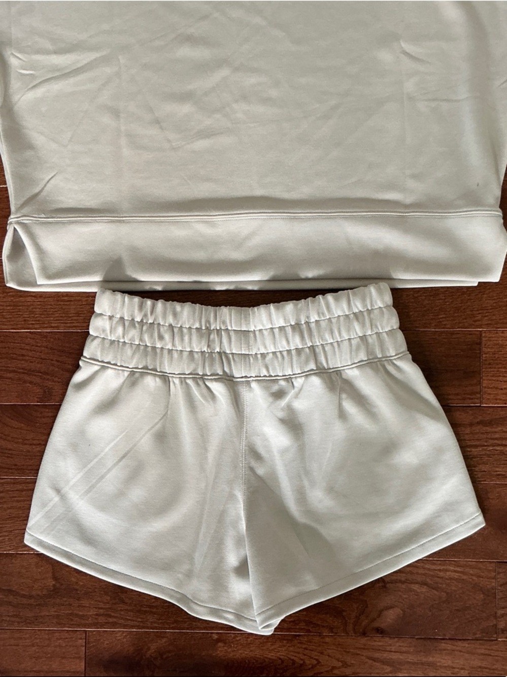 Zenana Outfitters 2 Piece Cream Crewneck Sweatshirt and Shorts - Picture 6 of 8